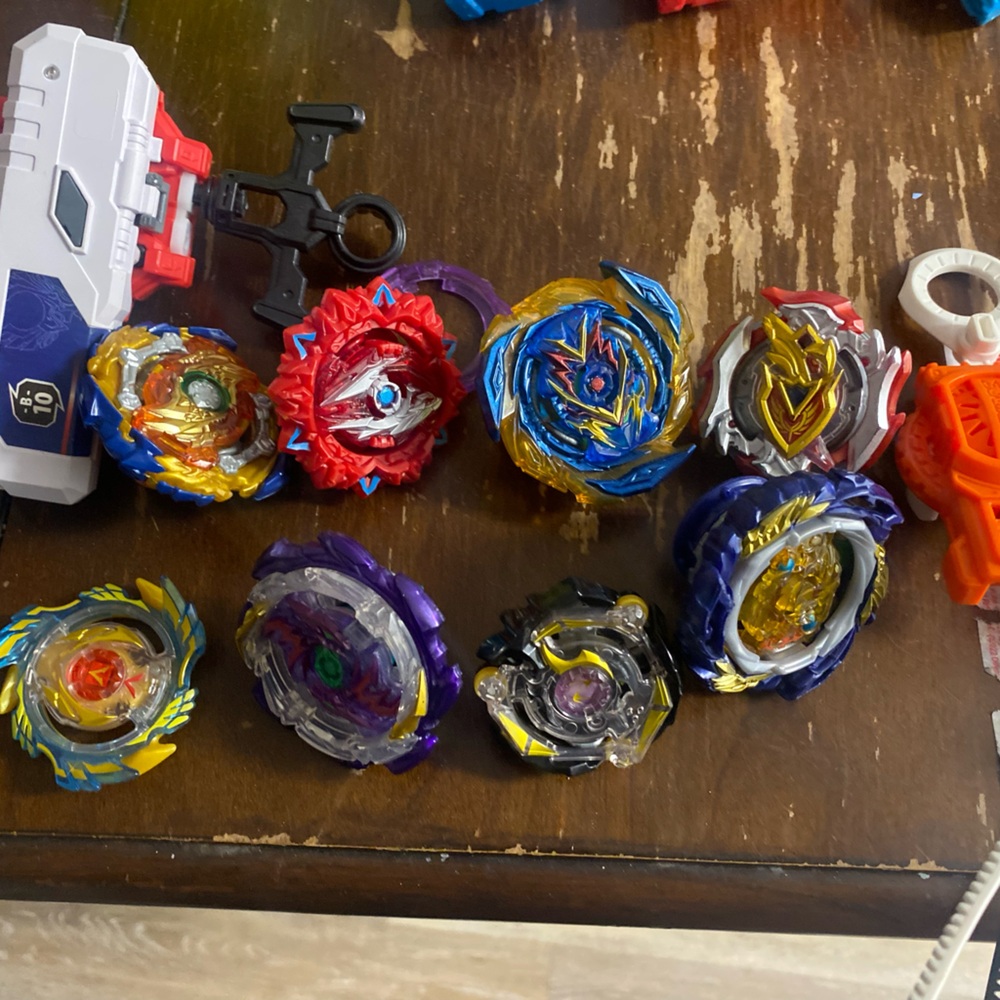 Beyblade burst and rip chord launchers